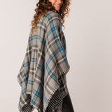 Wendbarer Damen-Poncho in Schwarz.