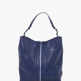 Damentasche im Hobo-Stil mit geflochtenem Griff aus blauer Leder.