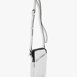 Handytasche aus weißem Leder.