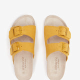 Flache Damen-Sandalette aus Wildleder in Amber.