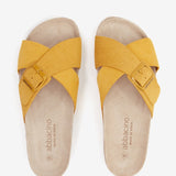 Flache Damen-Sandale mit Schnalle in Amber.