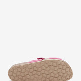 Sandalia plana con hebilla de mujer en fucsia