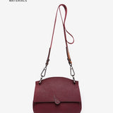 Kleine Handtasche aus recycelten Materialien in Bordeaux.