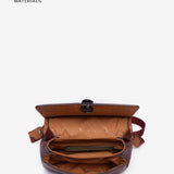 Kleine Handtasche aus recycelten Materialien in Bordeaux.