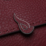 Kleine Handtasche aus recycelten Materialien in Bordeaux.