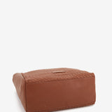 Hobo-Tasche aus geflochtenem Leder in Cognac.