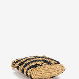 Gestreifte schwarze und beige geflochtene Handtasche.