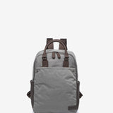 Graue Tasche aus recycelten Materialien.