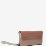 Große Tasche aus rosa Leder.