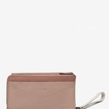 Große Tasche aus rosa Leder.