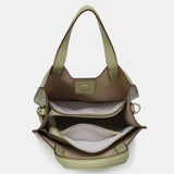 Einkaufsbeutel aus recycelten Materialien in Grün.