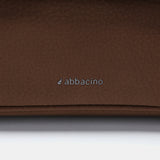 Umhängetasche in braunen recycelten Materialien