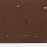 Umhängetasche in braunen recycelten Materialien