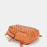 Damentasche aus orange geflochtenem Leder.