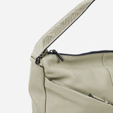 Damentasche im Hobo-Stil aus grünem Leder.