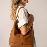 Bolso de hombro en piel cognac