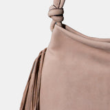 Shoulderbag aus Leder mit beigen Fransen.