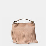Handtasche aus Leder mit beigen Fransen.