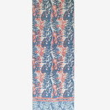 Damentuch aus Viskose mit Blätterdruck in Blau.