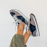 Women's sneaker in blue