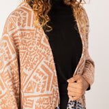 Damen Poncho mit Muster in Camel.