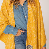 Poncho de mujer estampado en ámbar