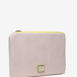 Laptop sleeve in pink fabric