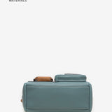 Damentasche aus recycelten Materialien in Blau.