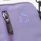 Handytasche aus recyceltem Stoff in Lavendel.