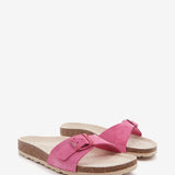 Women's flat buckle sandal in fuchsia