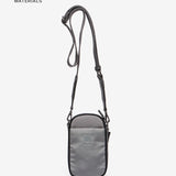 Handytasche aus recycelten und gepolsterten grauen Materialien.