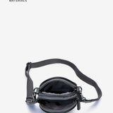 Handytasche aus recycelten und gepolsterten grauen Materialien.