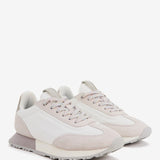 Women's sneaker in white