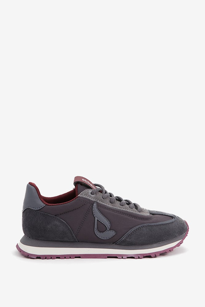 Women's sneaker in grey