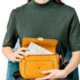 Shoulder bag in recycled materials amber