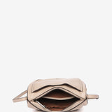 Kleine Ledertasche in Beige.