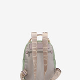 Rucksack aus recycelten Materialien in Grau.