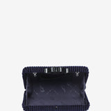 Partytasche aus blauen Samt.
