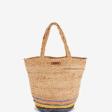 Raffia-Tasche mit gelbem Muster.