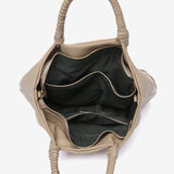 Shopper-Tasche aus geflochtenen recycelten Materialien in Taupe.