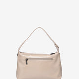 Beige Handtasche aus Lackleder.