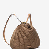 Gepolsterte Tasche-Rucksack aus recycelten Materialien in Camel.