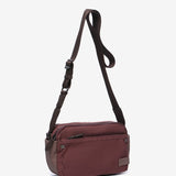 Shoulder bag in burgundy recycled materials