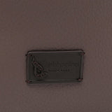 Braune Tasche-Rucksack aus recycelten Materialien.