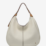 Beige Schultertasche aus recycelten Materialien.