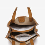 Shopper-Tasche aus recycelten Materialien in Camel.