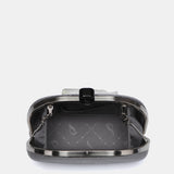 Metallisch glänzender Party-Clutch in Silber.