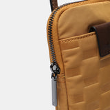 Bolso para el móvil de mujer en nylon acolchado ámbar