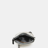 Handtasche für das Handy aus recycelten beige Stoffen.