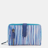 Cartera mediana en piel con estampado en azul